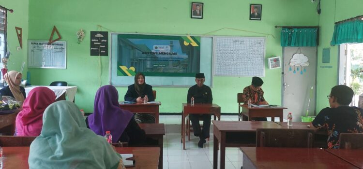 Penerimaan peserta Asistensi Mengajar (AM) Mahasiswa UIN Malik Ibrahim Malang di MTsN 2 Kota Kediri (Maret-Juni 2023) pada hari Sabtu, 18 Maret 2023.