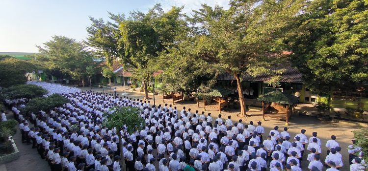 Mengasah Karakter Lewat Apel Pagi: Pentingnya Menjaga Lisan Mengasah Karakter Lewat Apel Pagi: Pentingnya Menjaga Lisan