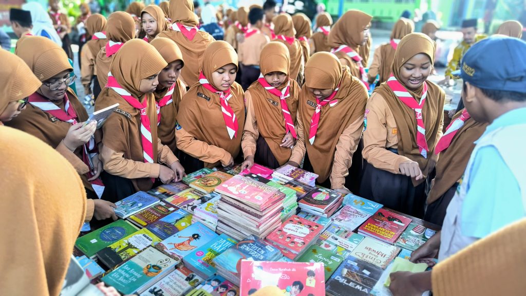 Implementasi Pendidikan Literasi dan Karakter Nasionalisme melalui Peringatan Bulan Bahasa di MTsN 2 Kota Kediri