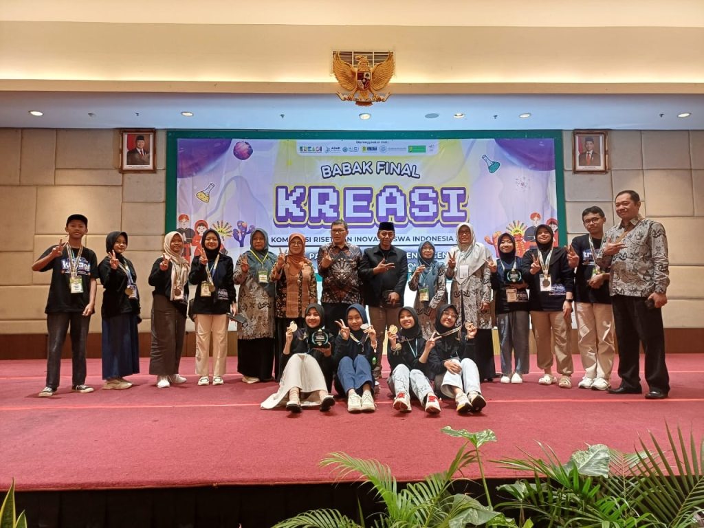 Siswa MTsN 2 Kota Kediri Raih Prestasi Gemilang di KREASI 2025 Tingkat Nasional