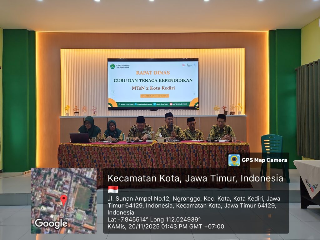 MTsN 2 Kota Kediri Perkuat Komitmen Pelayanan dalam Rapat Dinas Bulanan